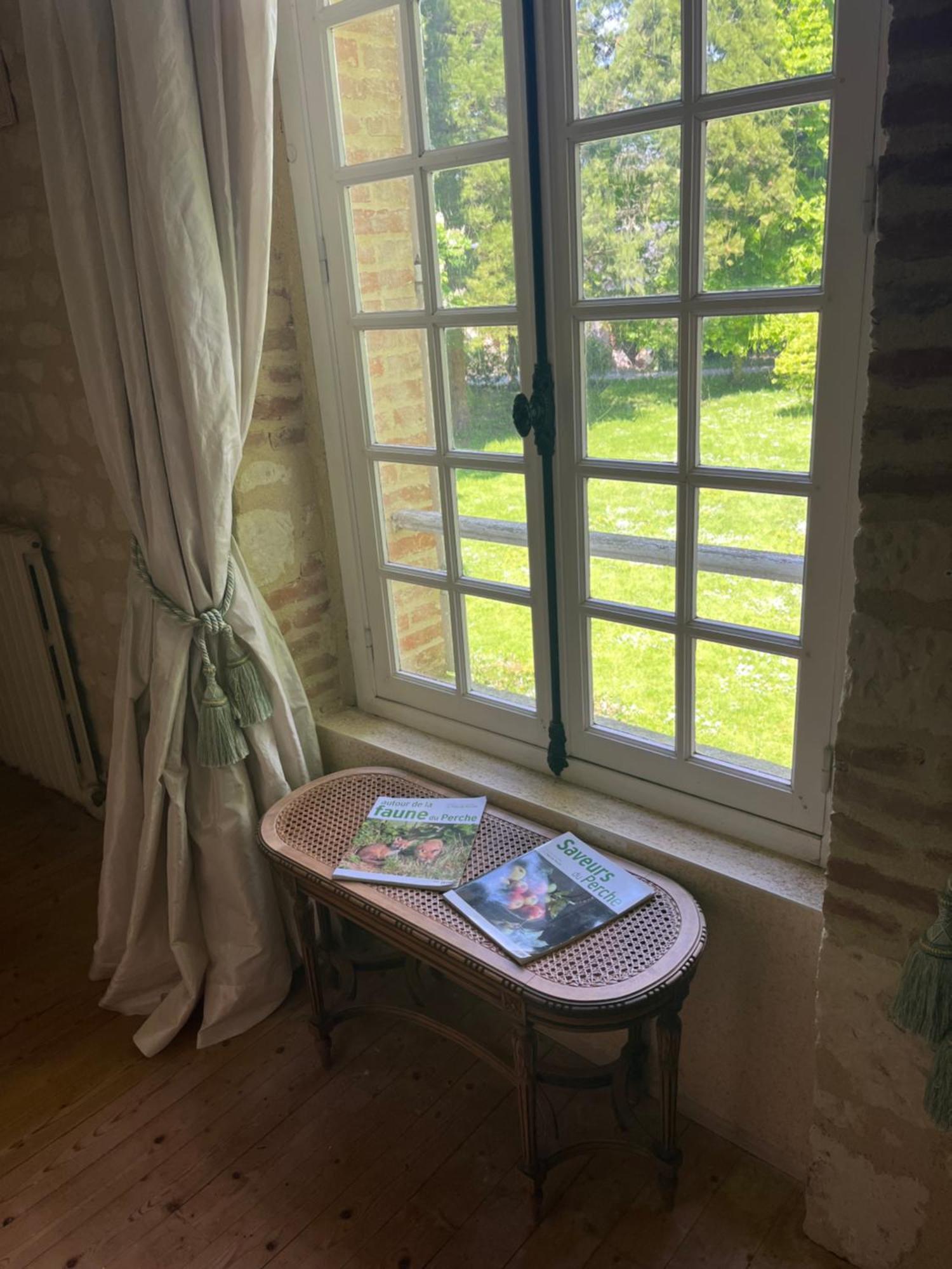 Les Grandes Hayes Bed & Breakfast Coulonges-sur-Sarthe Exterior photo